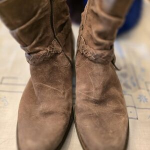 Born Women's Brown Suede Ankle Booties